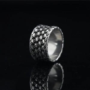 Bague Tissée Oxydée Vintage Acier Titane Acier Inoxydable Hip Hop Punk Bande Torsadée pour Hommes Femmes Bijoux Rétro