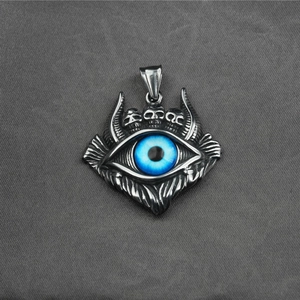 Collier rétro en acier titane avec pendentif œil maléfique bleu et crânes style punk