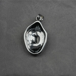 Pendentif crâne viking celtique en acier inoxydable avec finition martelée vintage