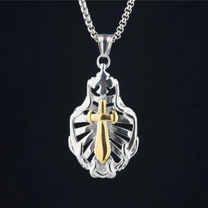 Collana con Ciondolo a Forma di Spada e Scudo Hip Hop Gotico in Acciaio al Titanio Retro Punk Bicolore per Uomo Donna Gioielli