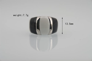 Detail of 13.5mm wide black and white enamel ring with 7.7g weight specification