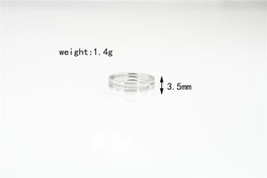 Detaillierte Nahaufnahme des dreischichtigen Silberrings mit Zirkonia-Inlay und 3,5 mm Breite