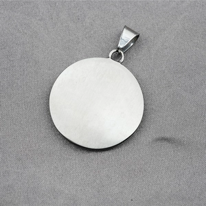Pendentif rond en acier inoxydable brossé pour homme avec collier style vintage