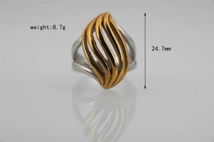 Detailed view of bicolor leaf ring showing 8.7g weight and 24.7mm vertical dimension