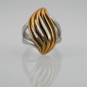 Retro vintage curved leaf leaf-shaped titanium steel ring with two-tone gold and silver finish