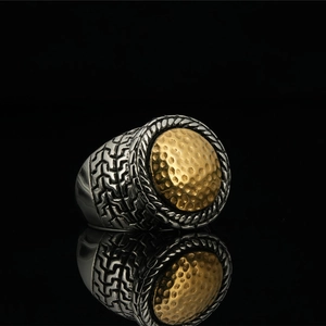 Retro two-tone titanium steel signet ring with golden hammered texture and silver rope edge