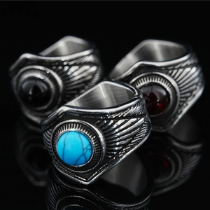Anello da Uomo in Acciaio Inossidabile Vintage Design a Piuma Gotica Finitura Antica Distressed Turchese Rubino Onice Gioielli Punk