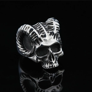 Gothic punk steel ram skull ring with curved horns and vintage oxidized finish