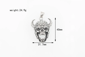 Detailed specs of the vintage skull horn pendant with dimensions 40mm by 31.7mm