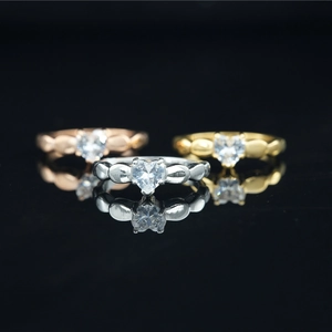 Anillo Vintage de Acero Inoxidable con Forma de Corazón para Mujer Elegante Anillo de Compromiso de Acero de Titanio con Zirconia Joyería Regalo