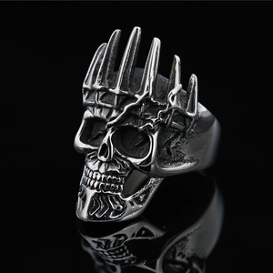Bague Crâne en Acier Titane Gothique Punk Avec Couronne à Pointes Rétro Vieilli Rock Hip Hop Heavy Metal Hommes