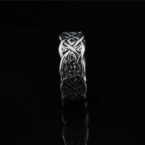 Vintage Viking Celtic knot braided ring in silver metal with retro oxidized finish