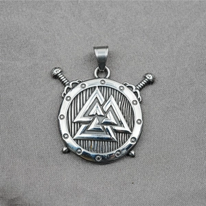 Collana scudo vichingo vintage argento con simbolo Valknut e ciondolo con spade