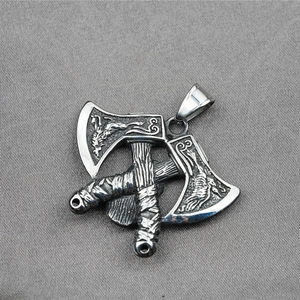 Pendentif masque de guerrier viking à double hache en acier titane rétro pour homme