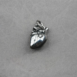 3D-Anatomisches Herz-Anhänger-Halskette in poliertem Silber für Punk-Streetwear-Stil