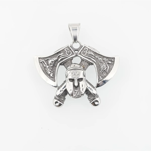 Collier masque de guerrier viking vintage avec doubles haches et motifs de dragon