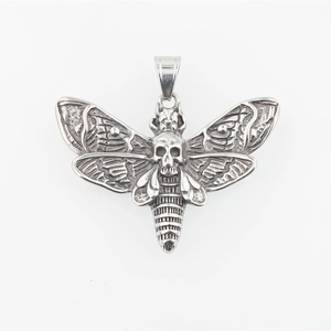 Pendentif papillon tête de mort gothique en acier titane vintage avec détails d'ailes fins