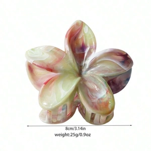 Vue détaillée de la pince à cheveux fleur de 8cm avec texture marbrée et dimensions