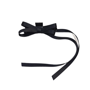 Elegante fermaglio per capelli a fiocco in raso nero con lunghi nastri per acconciature