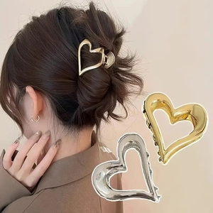 Elegantes pinzas para el cabello con forma de corazón metálico en dorado y plata