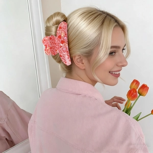 Pince à cheveux rose avec motifs de cœurs pour femme, accessoire mignon de la Saint-Valentin