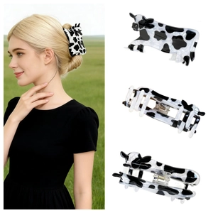 Simpatica Molletta per Capelli con Motivo a Mucca in Cartone Animato Clip in Acrilico Sagoma Animale Bianco Nero per Donna