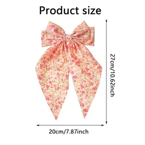 Barrette à cheveux à fleurs roses avec dimensions détaillées de 27cm par 20cm