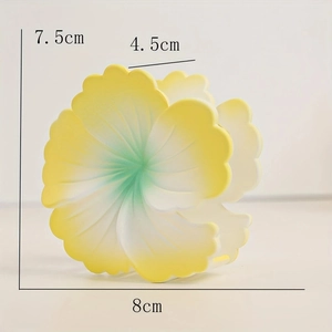 Dimensions détaillées de la pince à cheveux fleur de frangipanier avec largeur de 8 cm