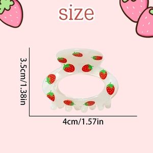 Detailed size chart showing a 4cm strawberry print hair claw clip with specific dimensions