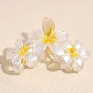 Lot de trois barrettes frangipanier avec dégradé blanc et jaune et fini perlé