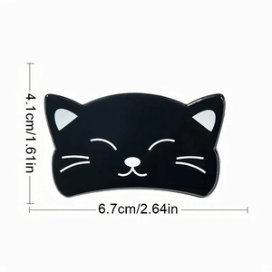 Vue détaillée de la pince à cheveux chat noir mignon montrant les dimensions exactes