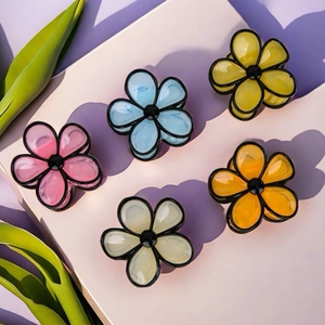 Sweet Resin Floral Hair Claw Clip For Women Contrast Color Flower Shark Clip Elegant Hair Accessories Daily Party Decor