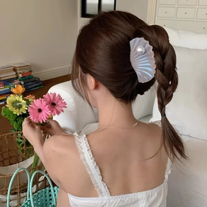 Pinza per capelli retrò francese a forma di conchiglia con perla iridescente
