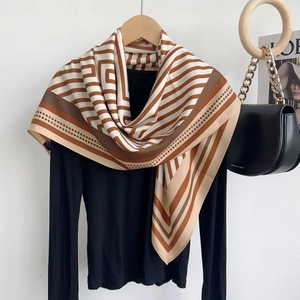 Élégant Foulard Carré Imprimé Géométrique Pour Femmes Imitation Soie Grand Châle Enveloppant Pour Chambre Climatisée Accessoires Bijoux Mode