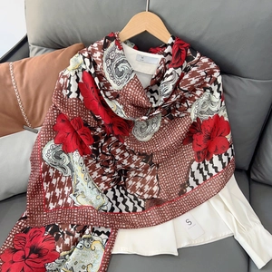 Fashion floral linen shawl with red flowers and paisley pattern for women's winter warmth