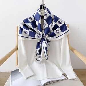 Fashion Women Checkerboard Square Scarf Elegant Monogram Print Satin Satin Feel Head Neck Hair Bandana Wrap For Office Travel Beach