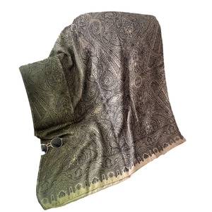 Scialle in misto lino con stampa paisley verde e marrone in stile etnico bohémien