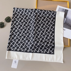 Fashionable black and white geometric silk scarf for women in premium twill pattern