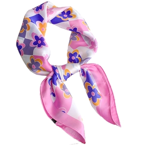 Foulard en soie avec motif floral et damier en rose et orange vif pour femmes