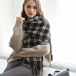 Sciarpa da Donna a Quadri Con Nappe Stile College Retrò Morbida Calda Sciarpa in Poliestere Scialle per Autunno Inverno