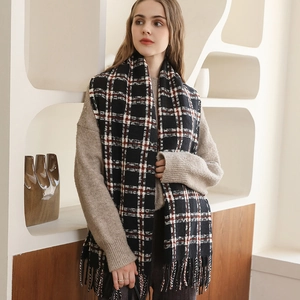 Sciarpa a quadri in finta cashmere con frange, scialle caldo vintage per look invernale