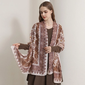 Elegant vintage paisley print scarf in linen-cotton blend for women's fashion shawl