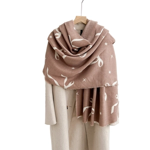 Brauner Kaschmir-Gefühl Schal mit Schleifenmuster und Fransen für den Winter-Look