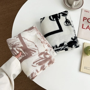 Écharpe imprimée en faux cachemire avec franges et motifs abstraits marron et noir