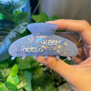 Iridescent Blue Fish Pattern Hair Claw Clip Acrylic Ocean Style Shark Clip Summer Vacation Hair Accessories For Women
