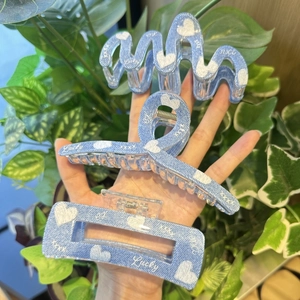Fashion Denim Blue Acrylic Hair Claw Clip For Women Heart Pattern Letter Print Shark Clip Valentine Day Hair Accessories