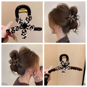 Leopard Print Flower Hair Claw Clip Elegant Plastic Shark Clip Hairpin Strong Hold Ponytail Holder For Women Fashion Accessories