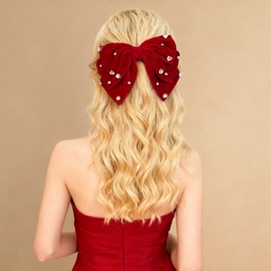 Elegante fermaglio per capelli in velluto rosso con strass per acconciature chic