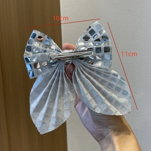 Fermaglio per capelli con fiocco di paillettes argento, accessorio decorativo 10x11cm