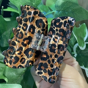 Elegant butterfly leopard print hair claw clip with silver spring for hair styling